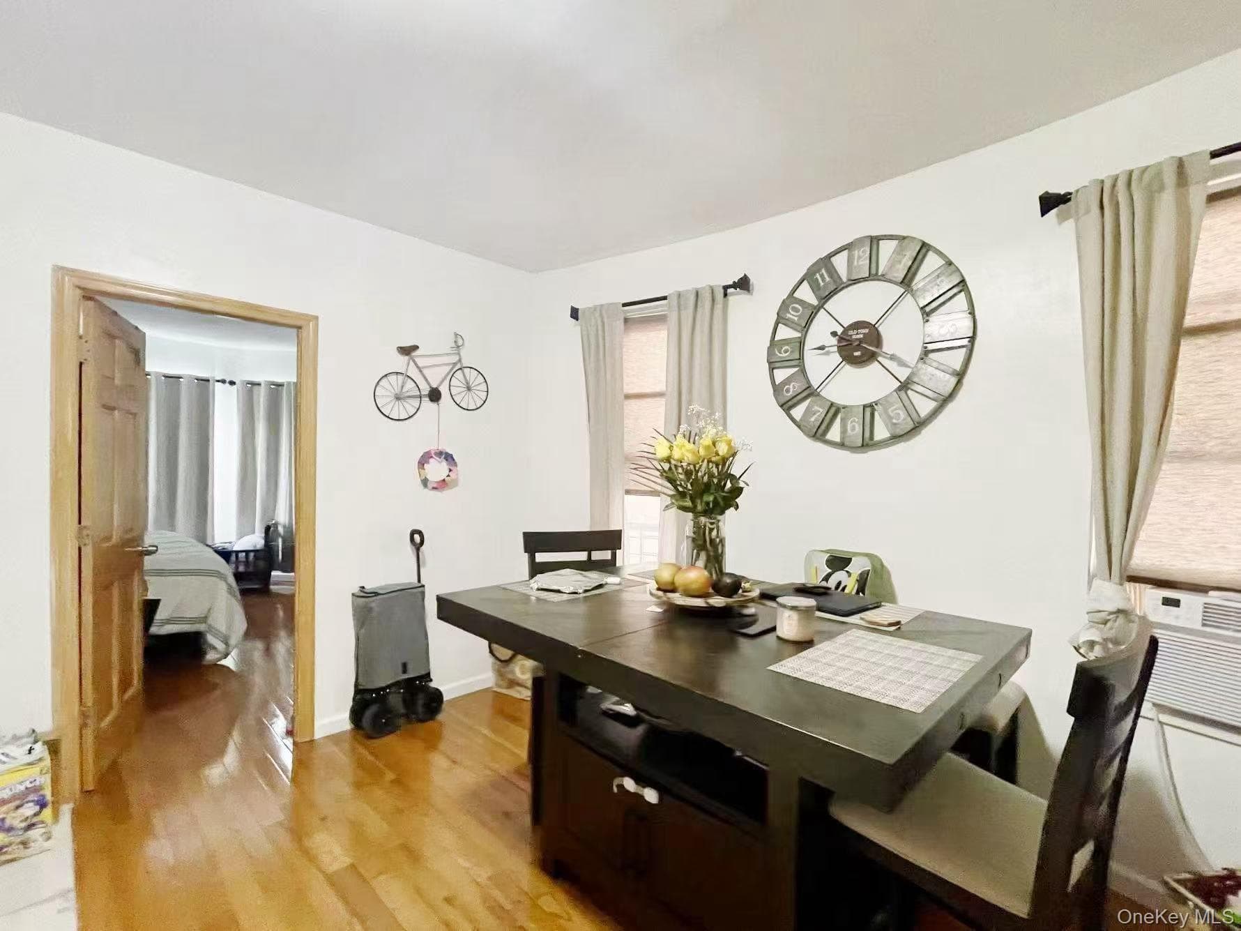1805 Mulford Avenue thumbnail 3