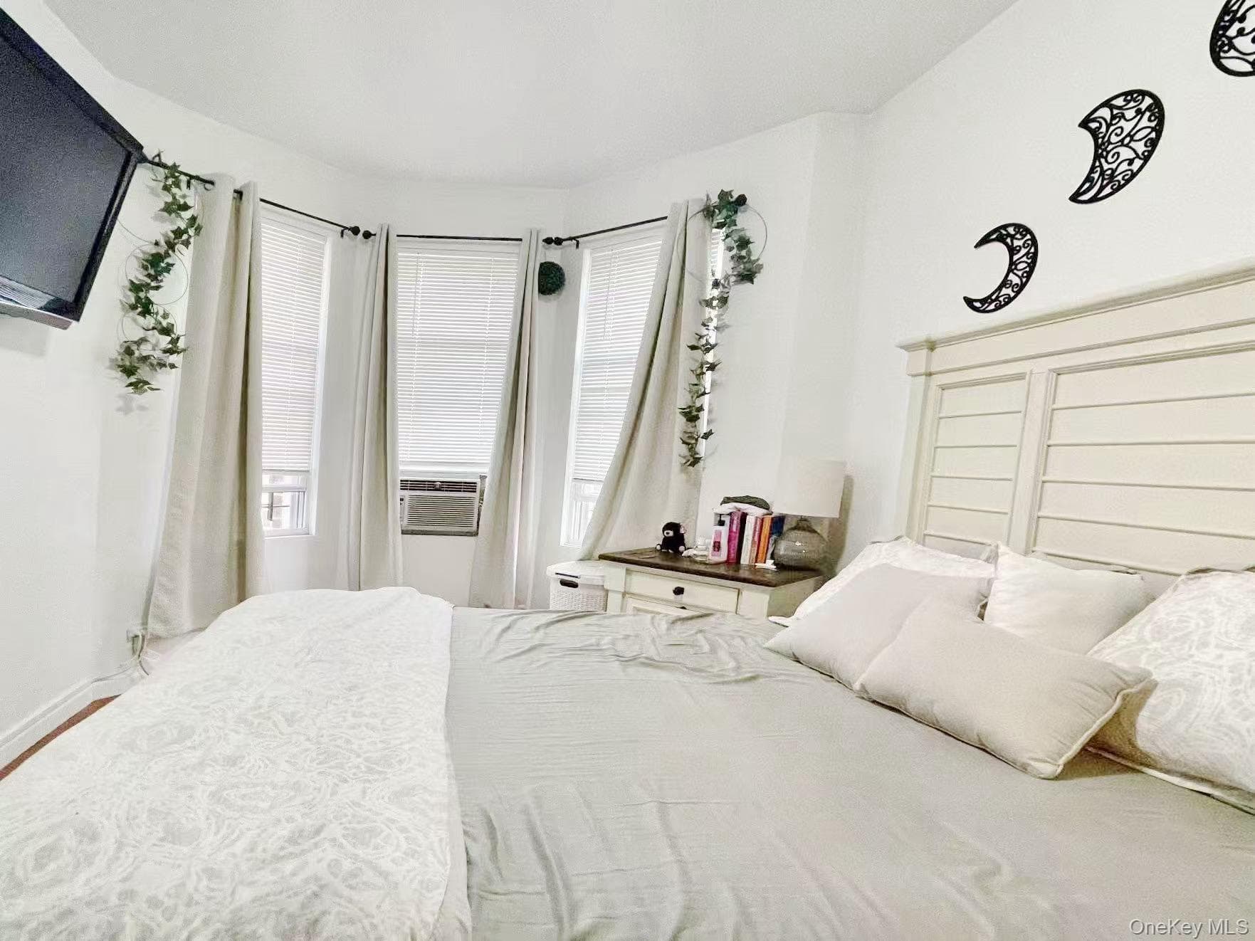 1805 Mulford Avenue thumbnail 7
