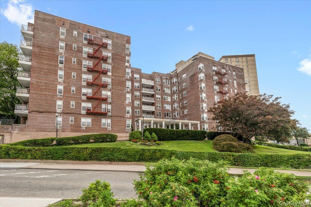 601 Kappock Street Unit: 1P thumbnail 2