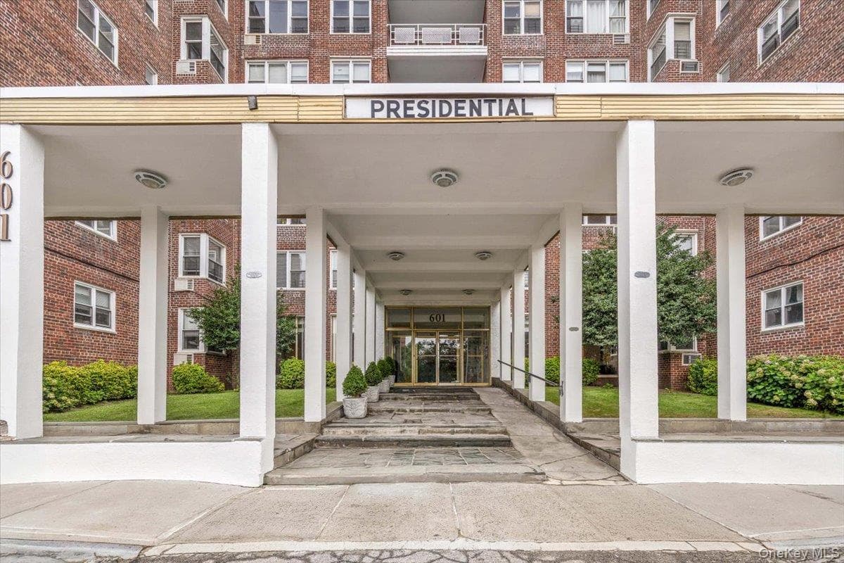 601 Kappock Street Unit: 1P thumbnail 3