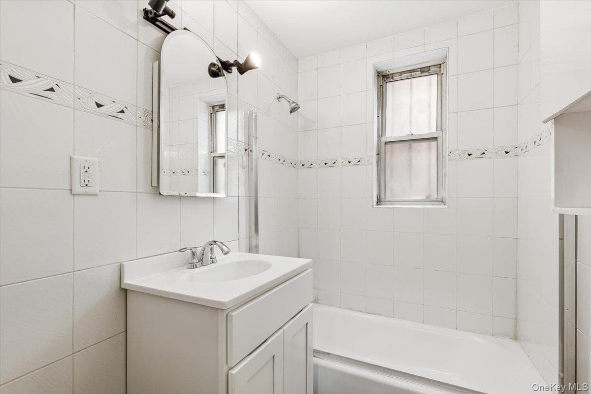 601 Kappock Street Unit: 1P thumbnail 19