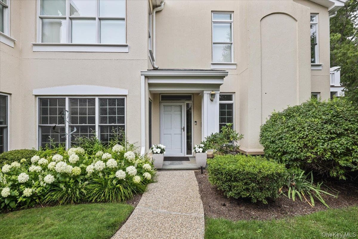 138 Doral Greens Drive, Rye Brook