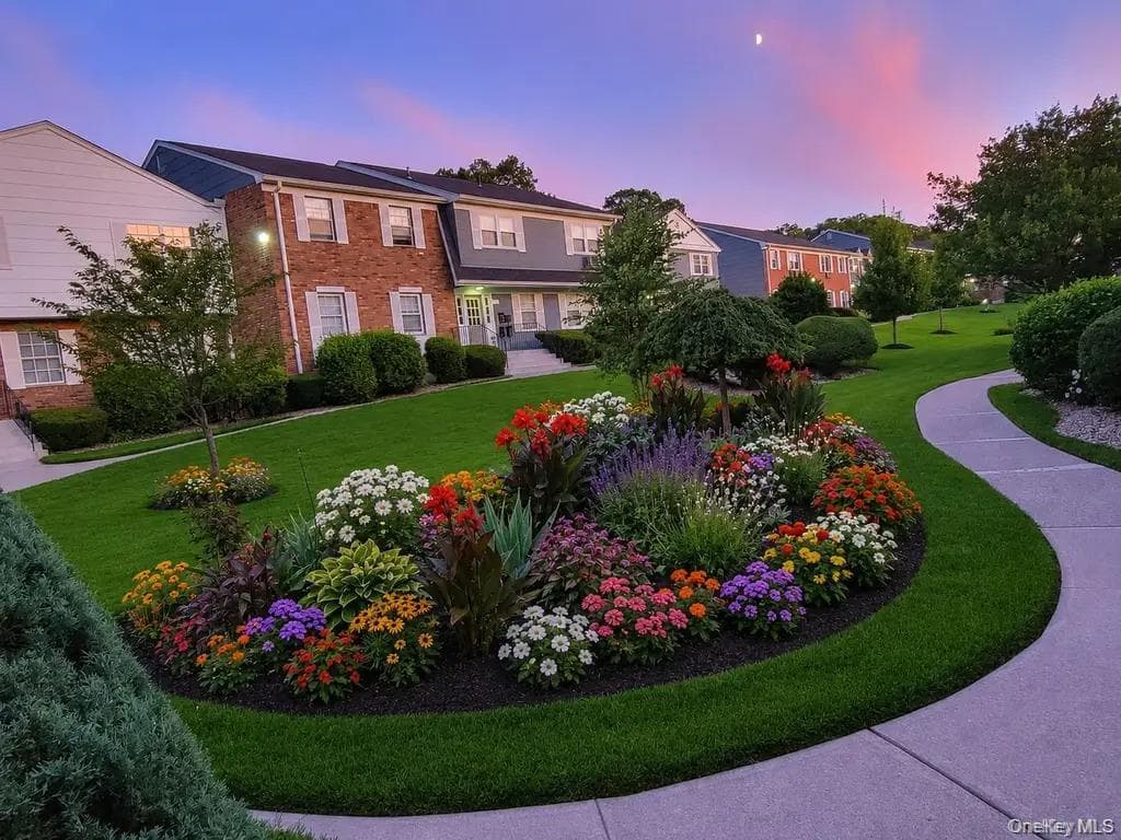 43 Doxbury Lane Unit: 43, Suffern