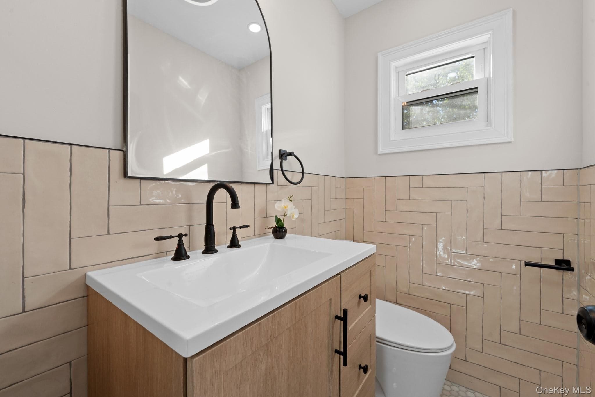 1 Medford Lane thumbnail 16