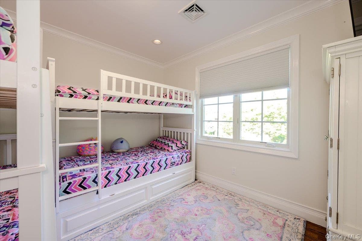 85 Suffolk Boulevard thumbnail 27