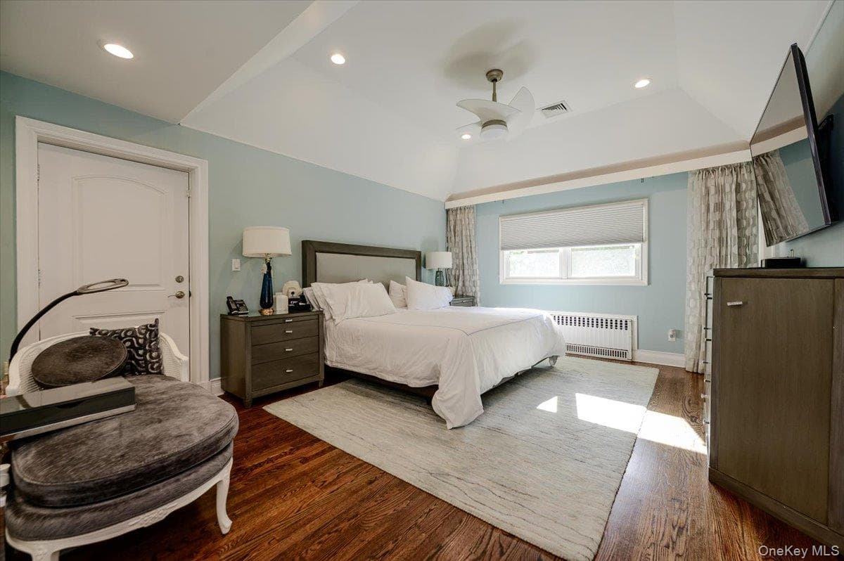 85 Suffolk Boulevard thumbnail 19