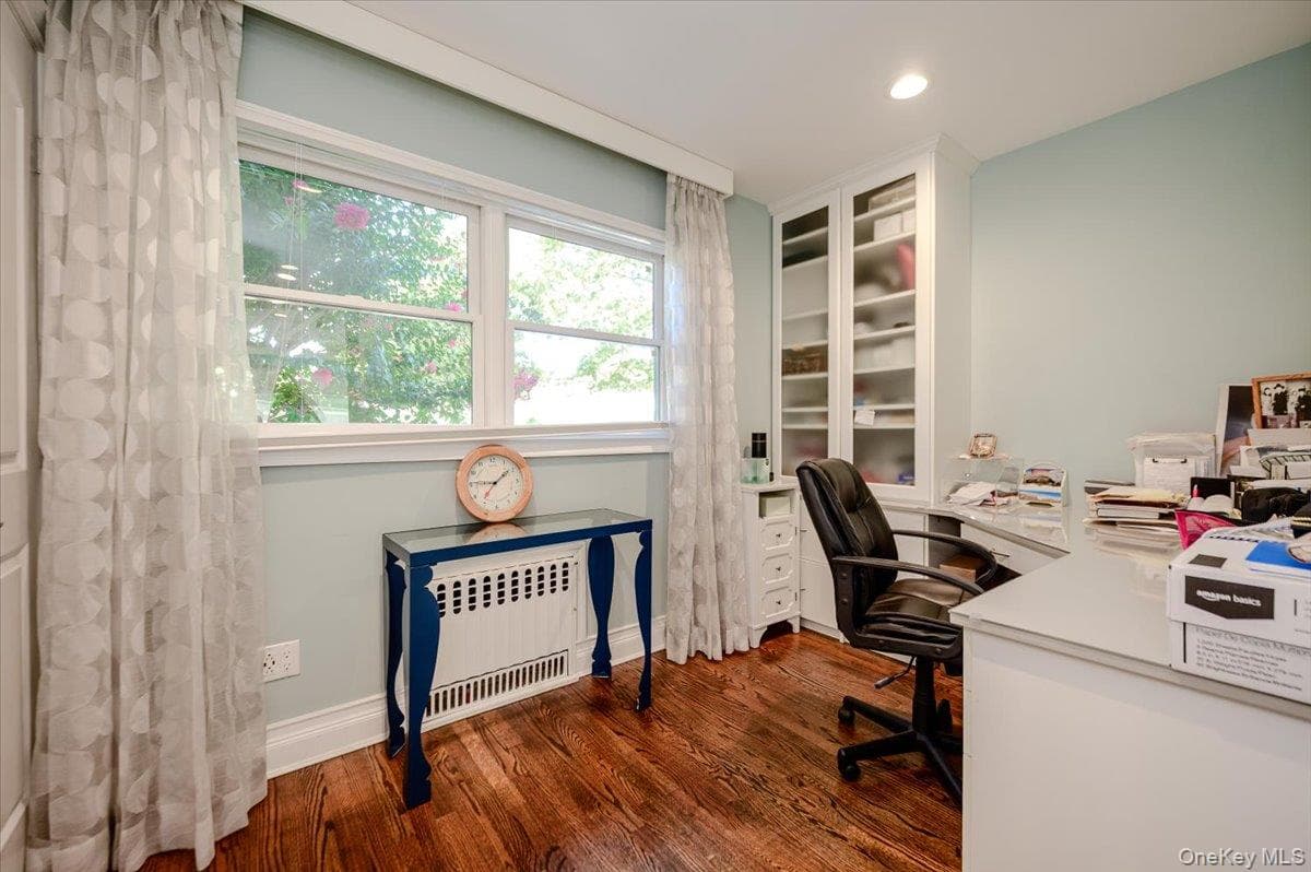 85 Suffolk Boulevard thumbnail 22