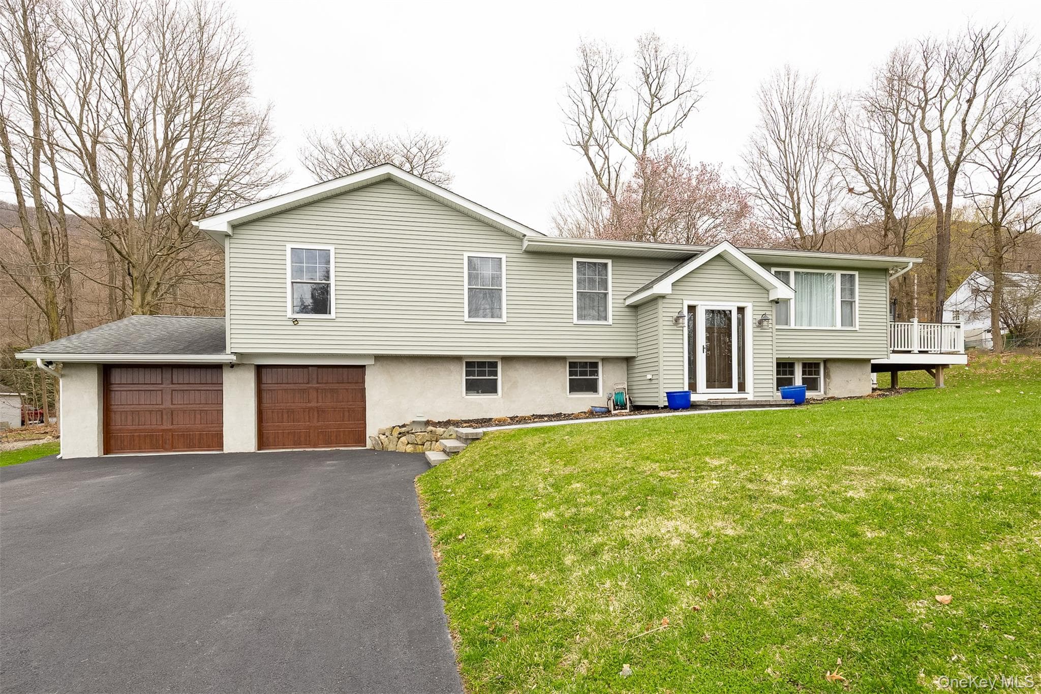 8 Willow Road photo 1