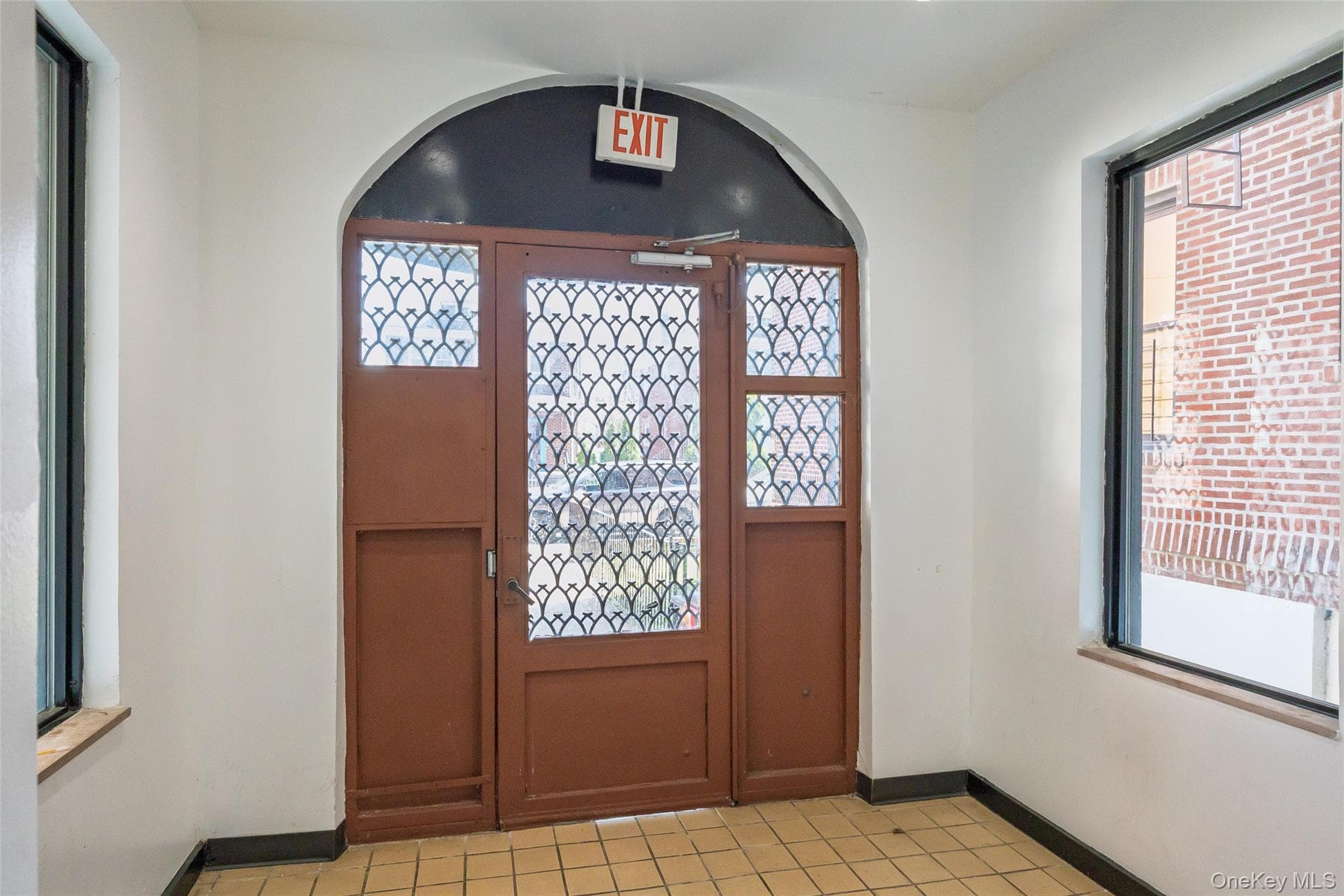 910 Dinsmore Avenue thumbnail 5