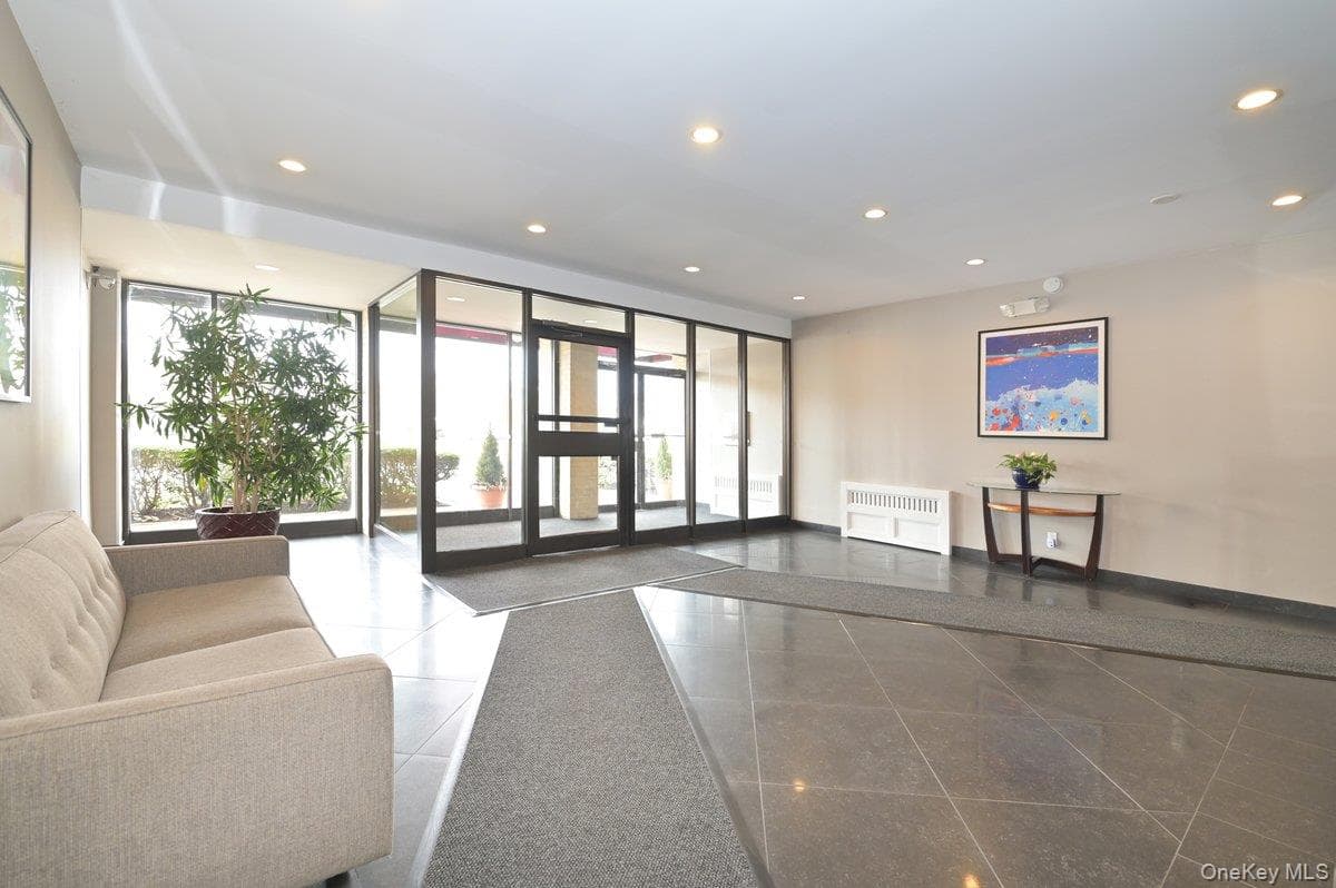 1 Birchwood Court Unit: 2O thumbnail 13