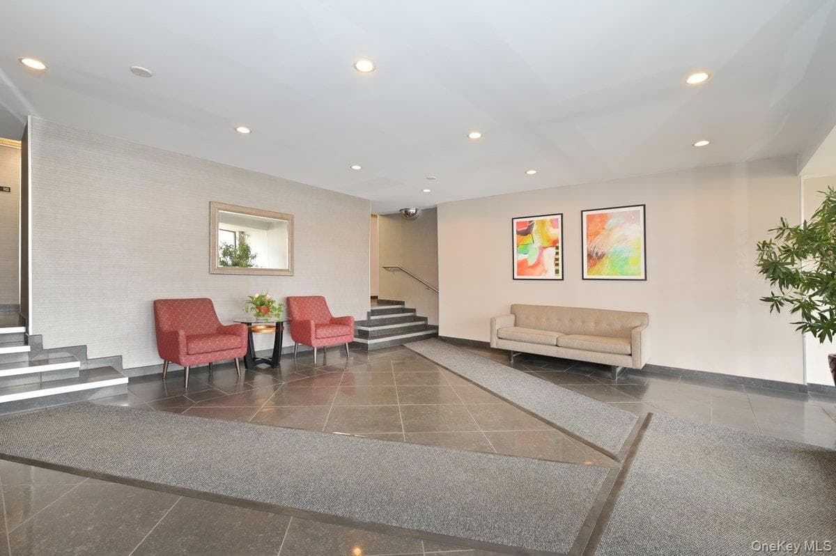1 Birchwood Court Unit: 2O thumbnail 12