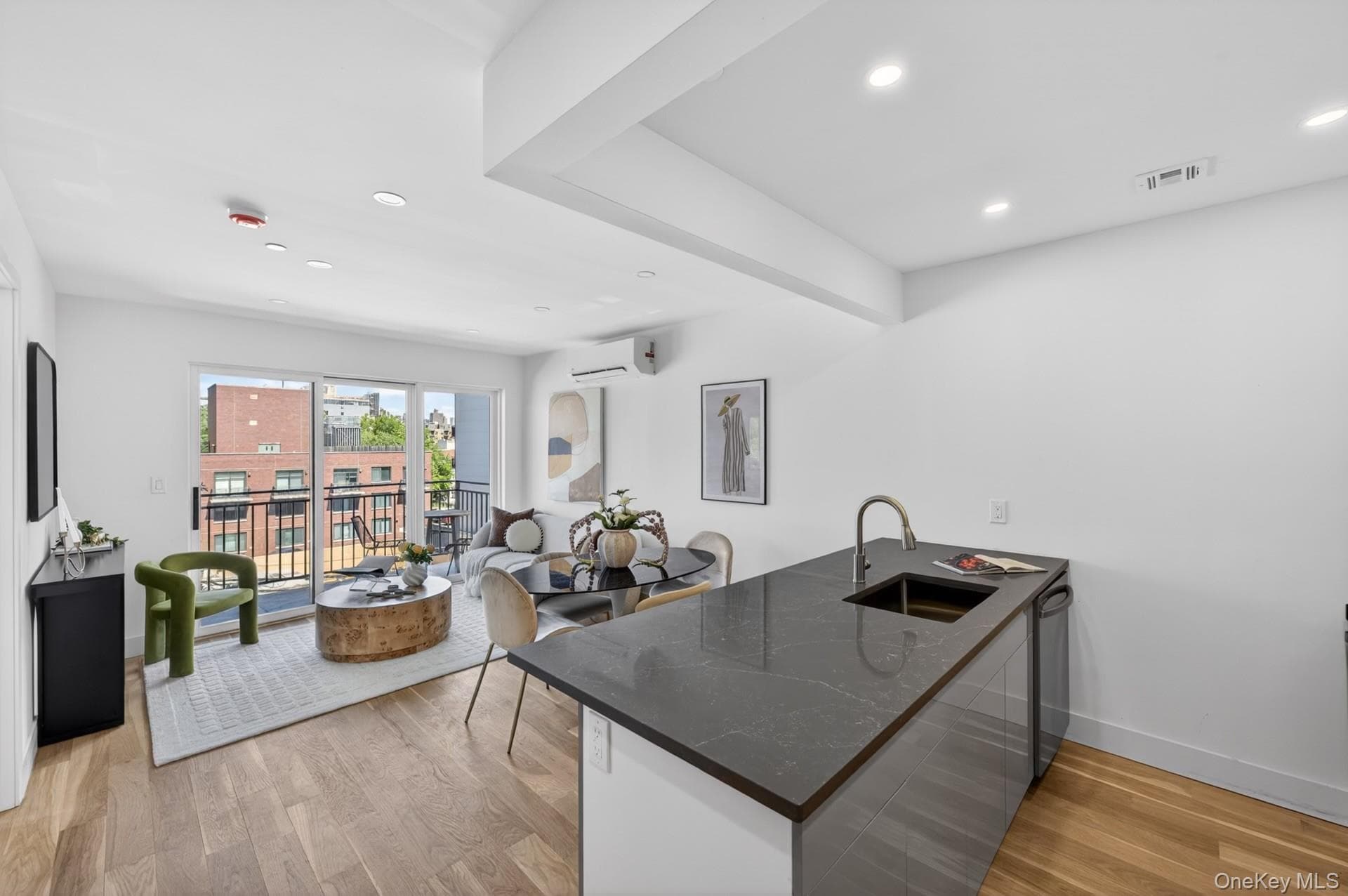 31-65 14th Street Unit: 2R thumbnail 2