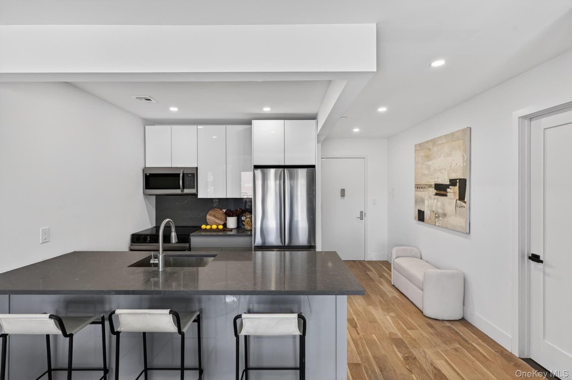 31-65 14th Street Unit: 2R thumbnail 4
