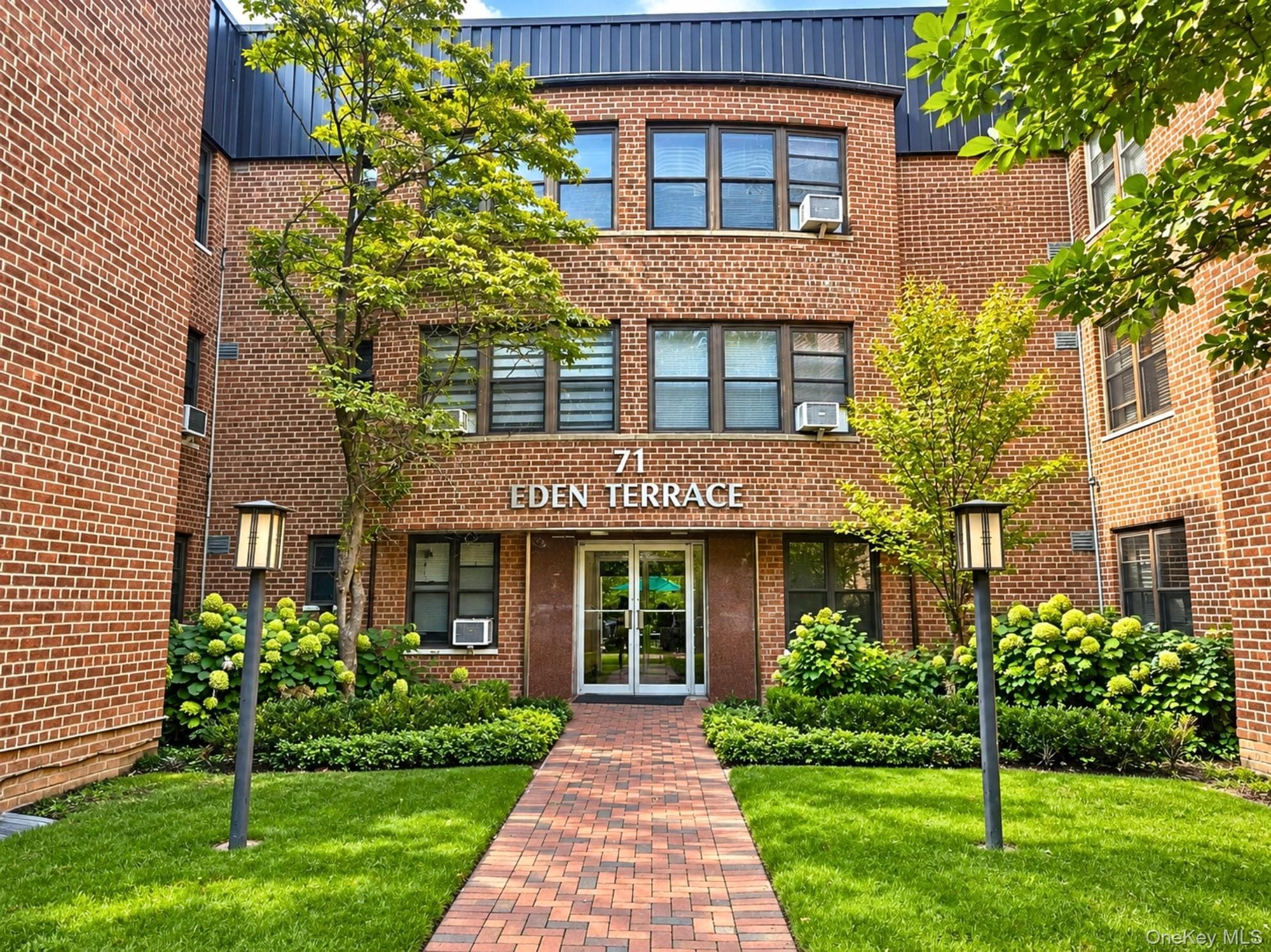 71 Grace Avenue Unit: 1L, Great Neck