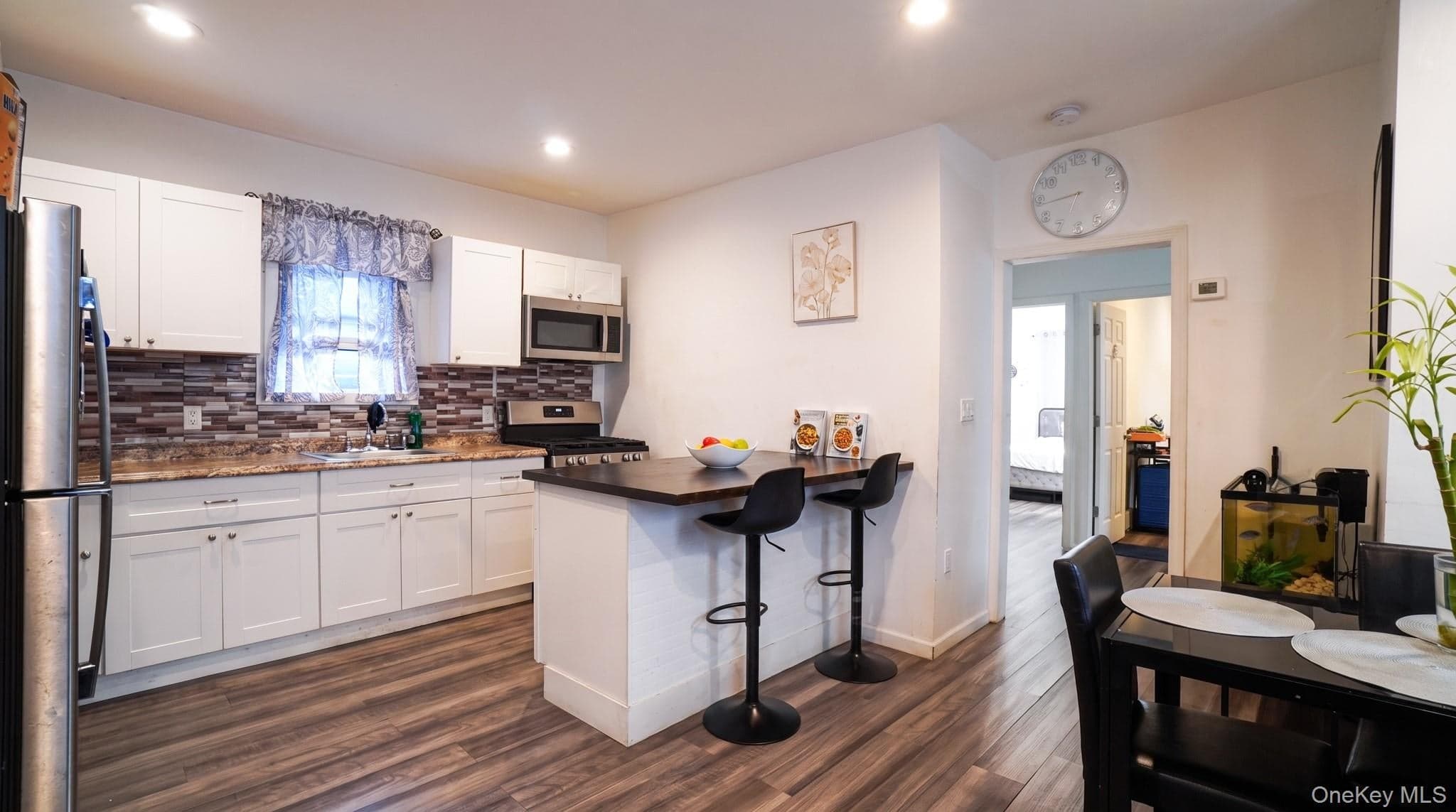 6932 Gouverneur Avenue thumbnail 7