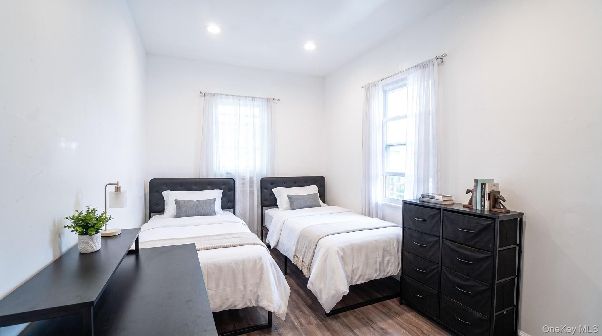 6932 Gouverneur Avenue thumbnail 9