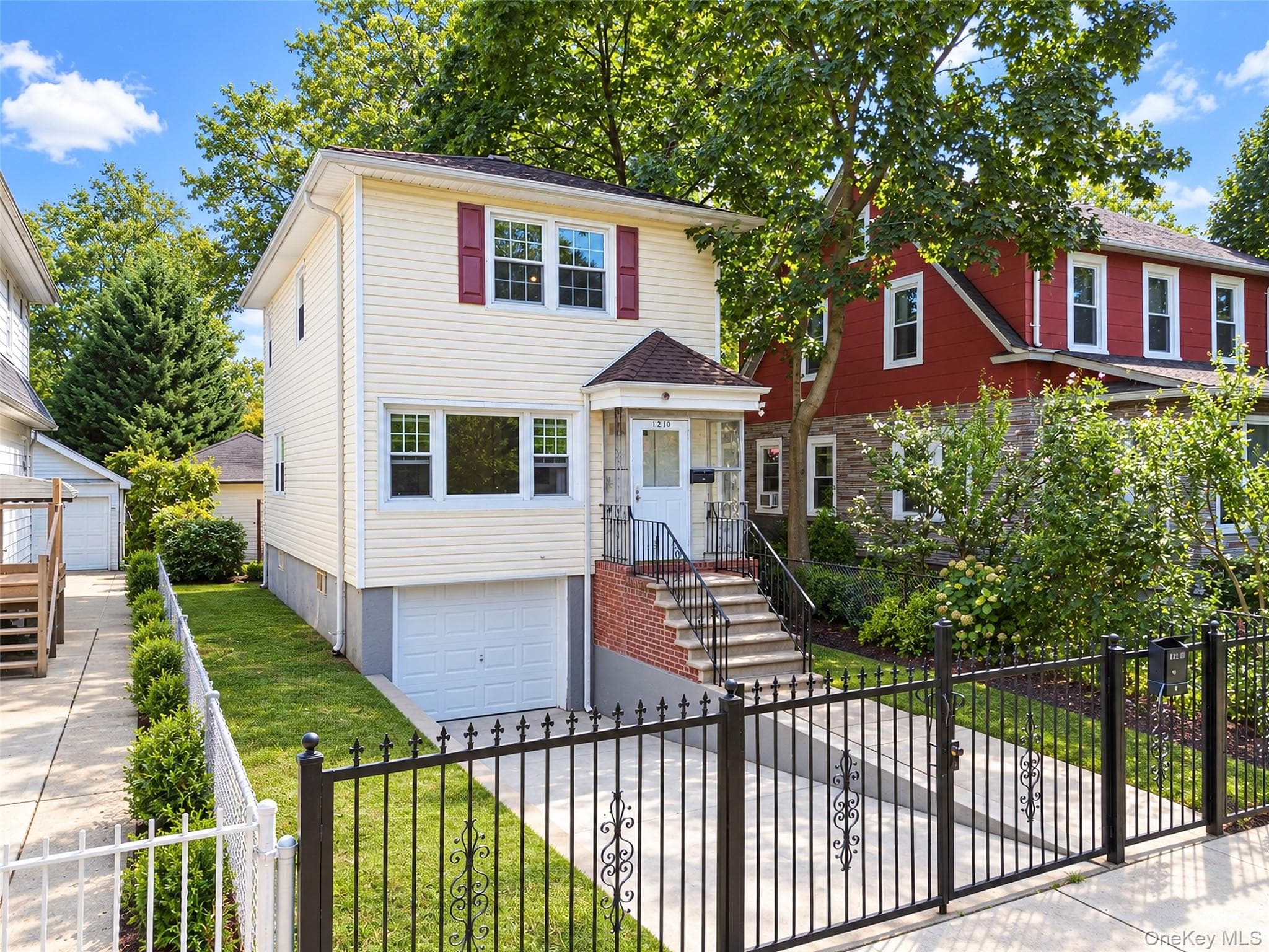 142-10 Oak Avenue thumbnail 2
