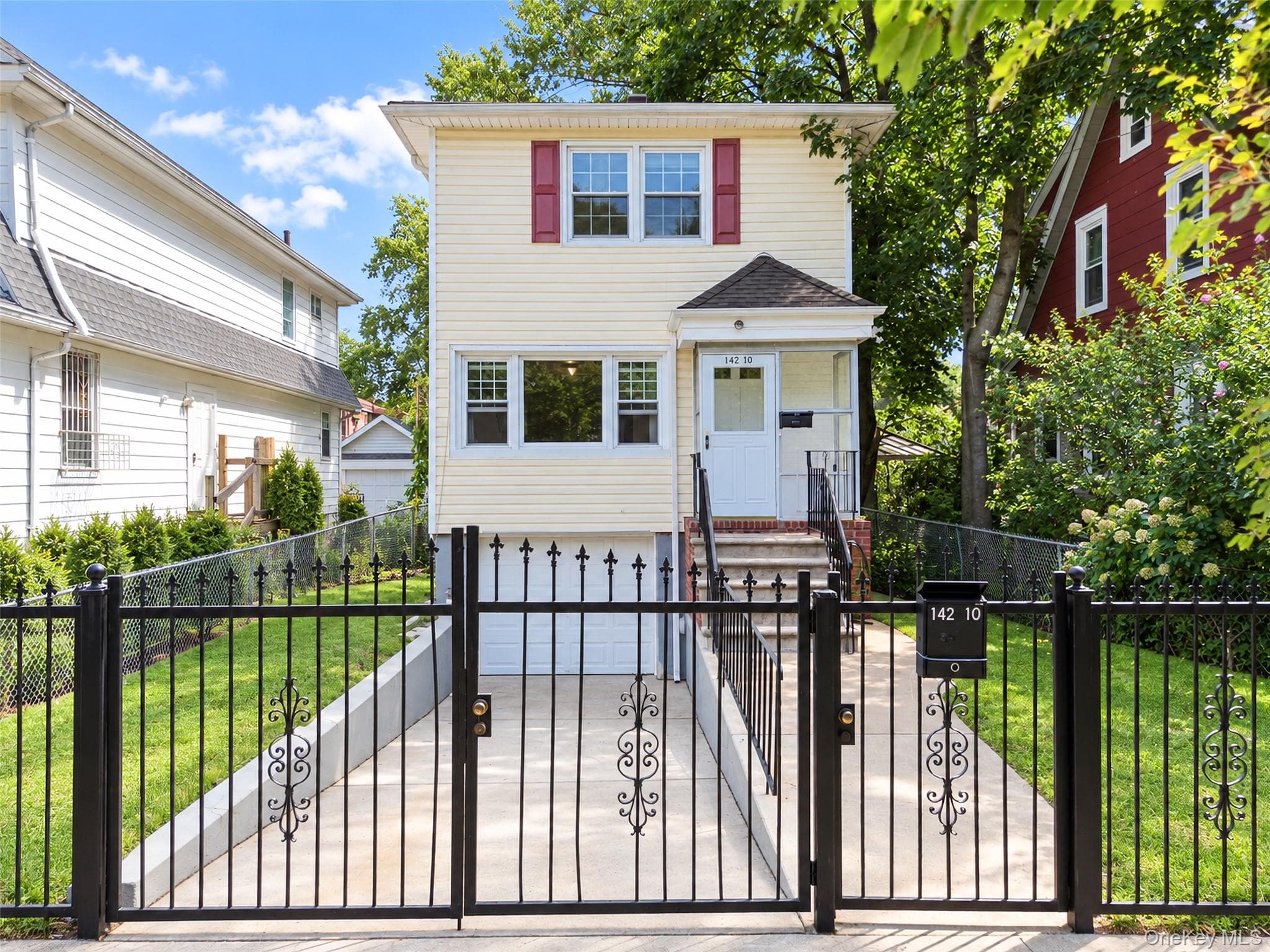 142-10 Oak Avenue photo 1