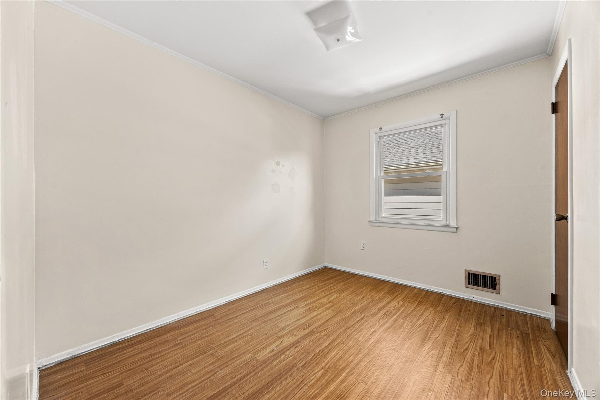 142-10 Oak Avenue thumbnail 17