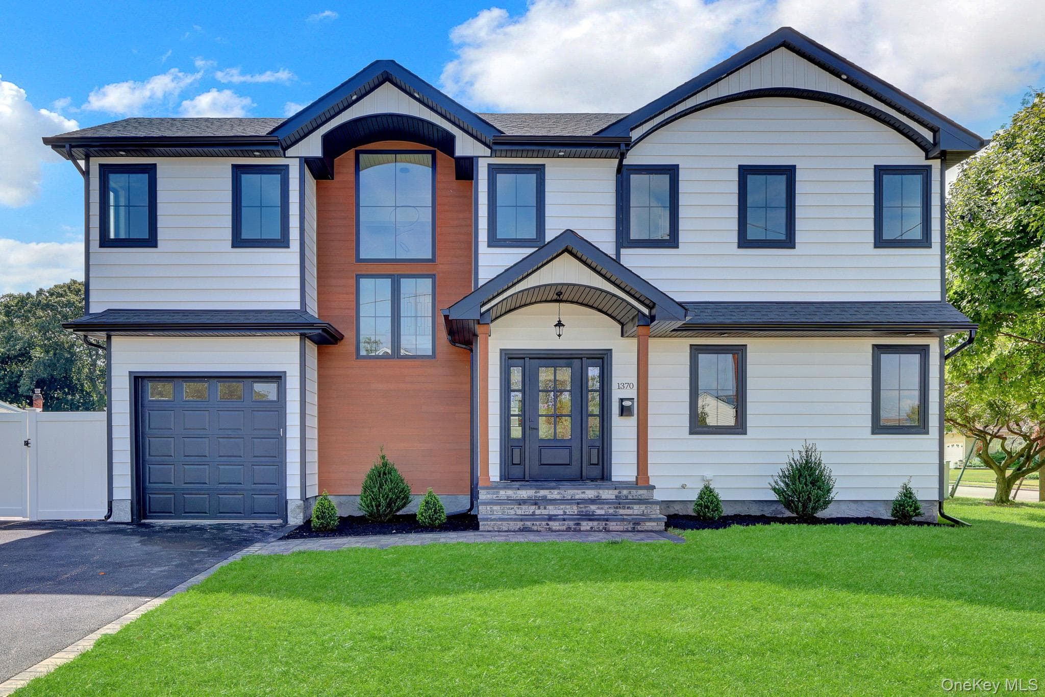 1370 Noel Court thumbnail 2