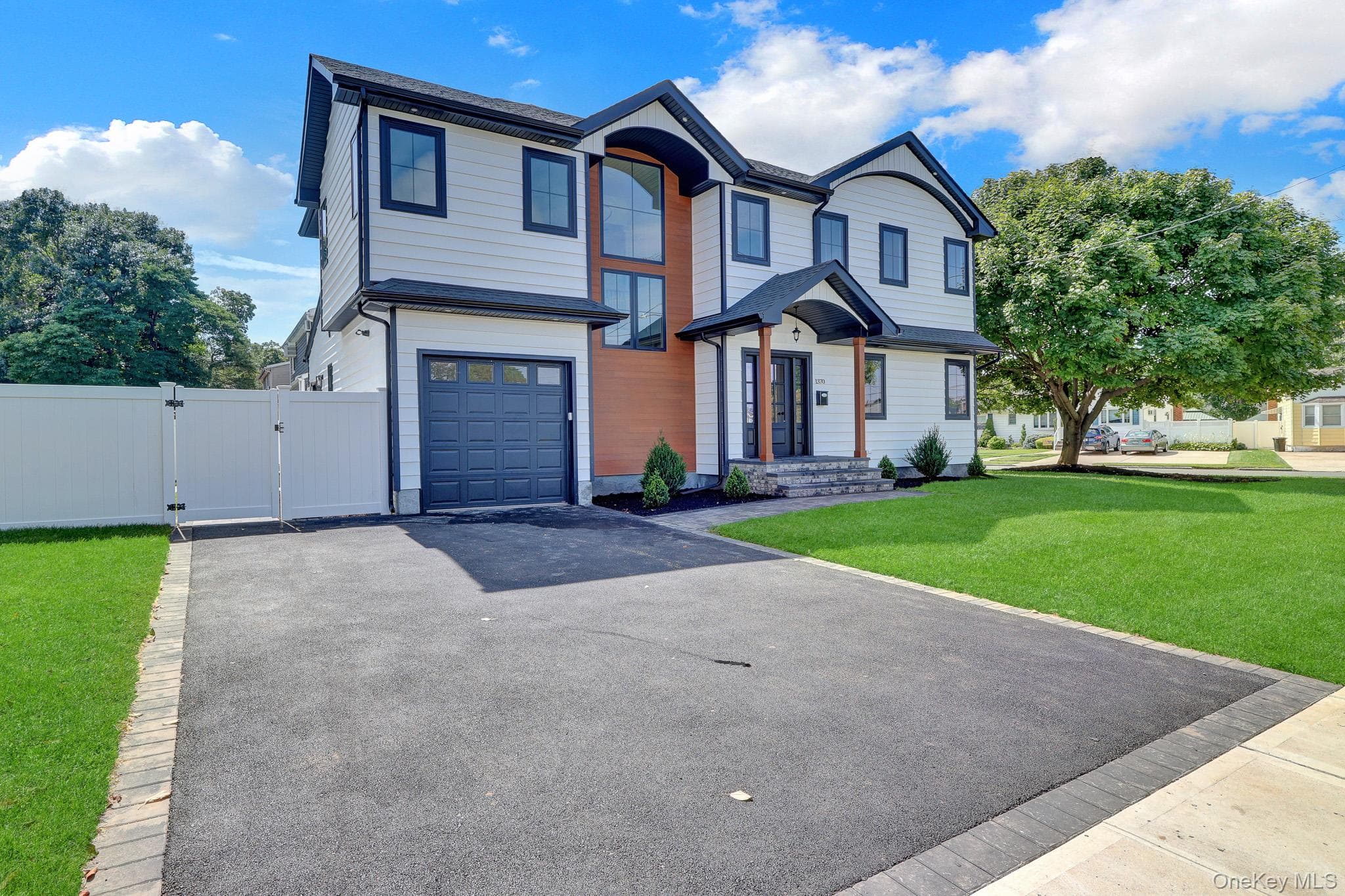 1370 Noel Court thumbnail 3