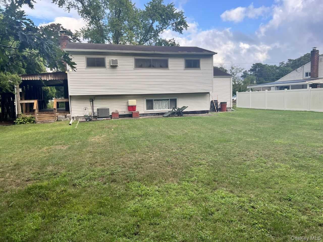 1556 N Gardiner Drive thumbnail 11