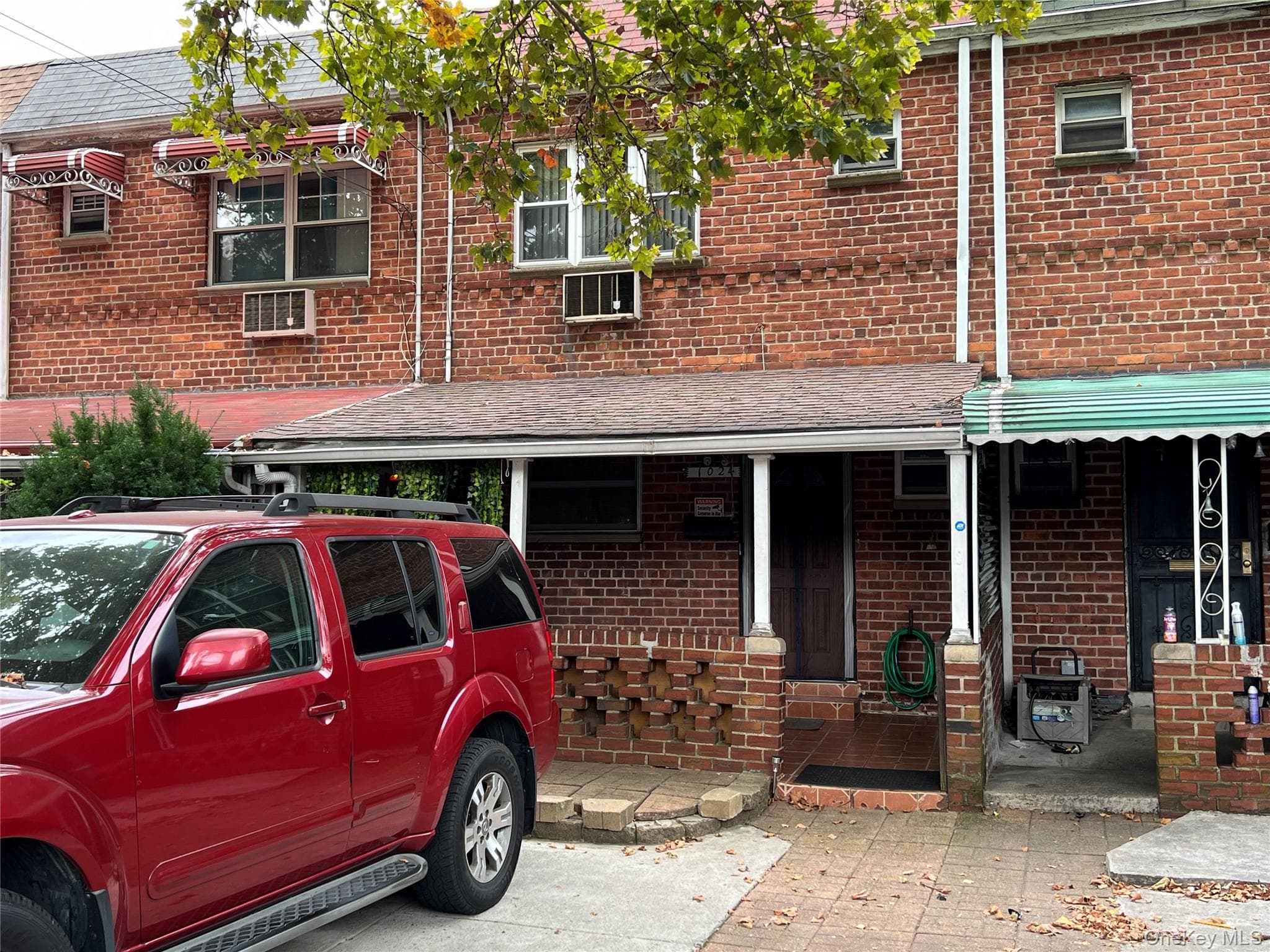 1024 Hendrix Street thumbnail 2