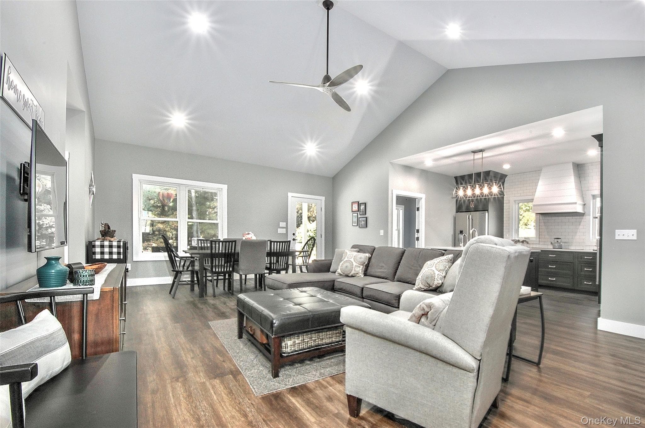 221 Maple Avenue thumbnail 5