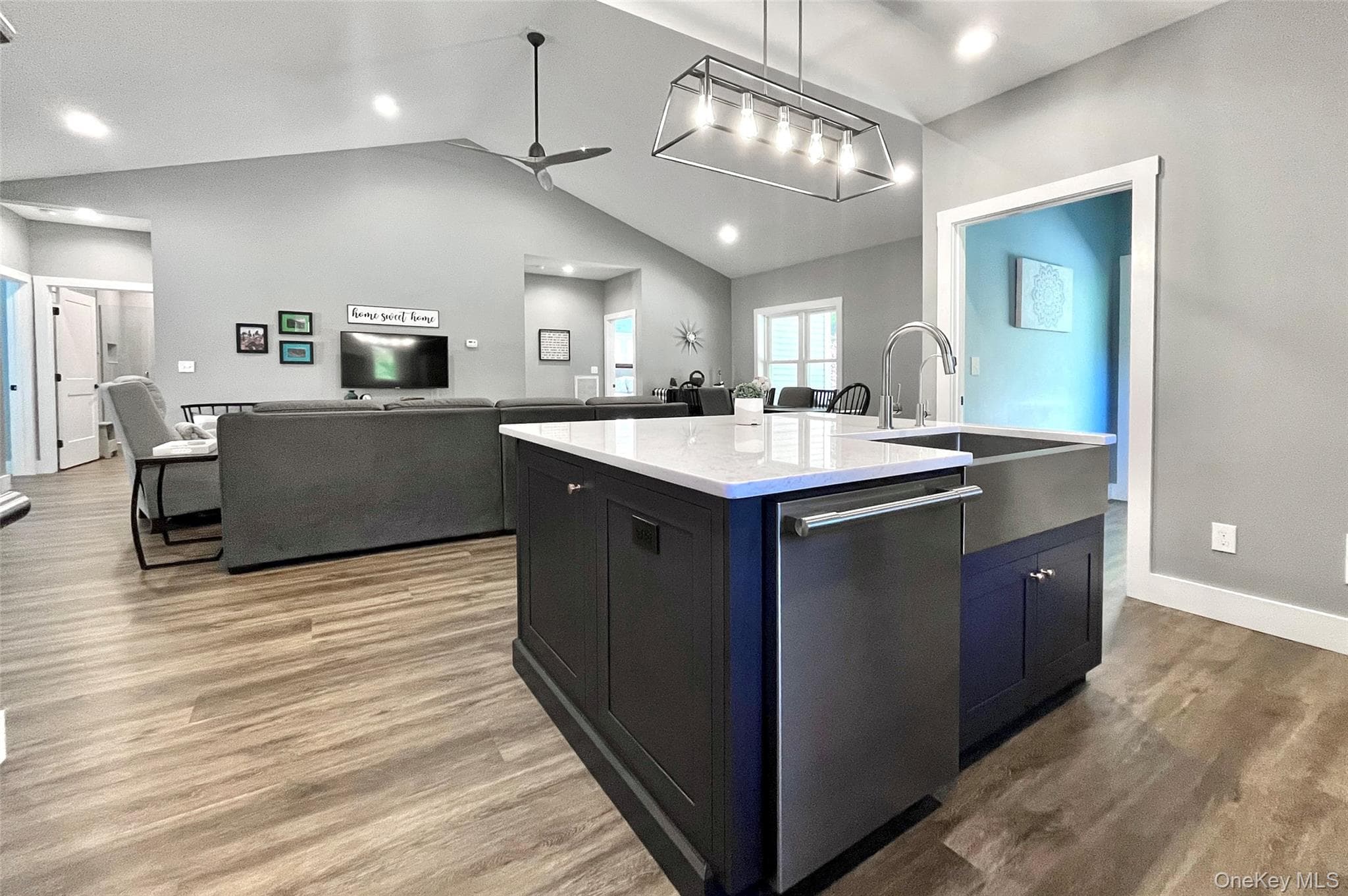 221 Maple Avenue thumbnail 18