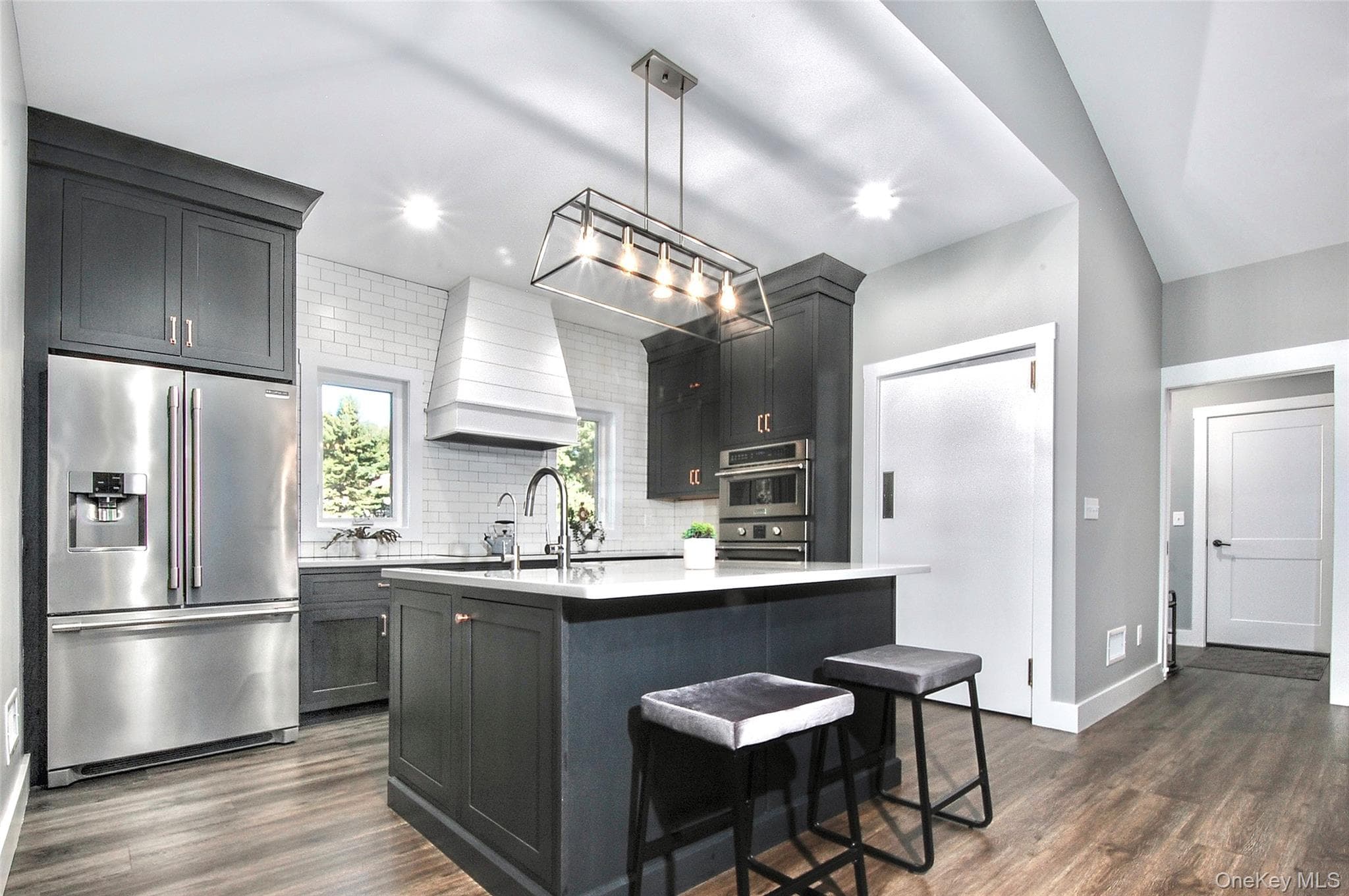 221 Maple Avenue thumbnail 12