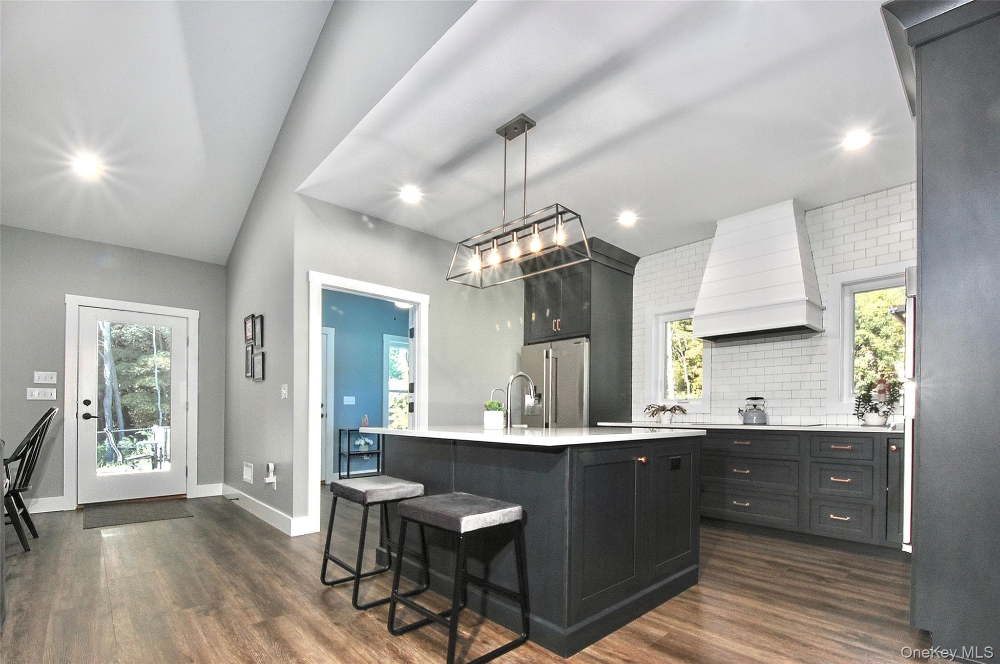 221 Maple Avenue thumbnail 11