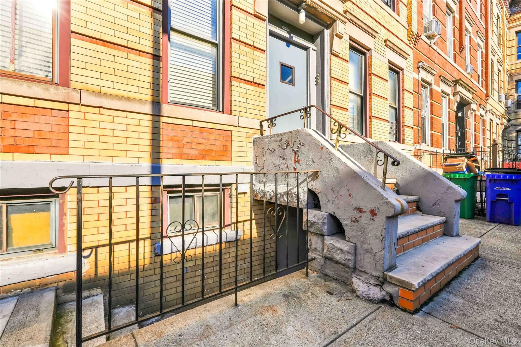 16-77 Woodbine Street thumbnail 4