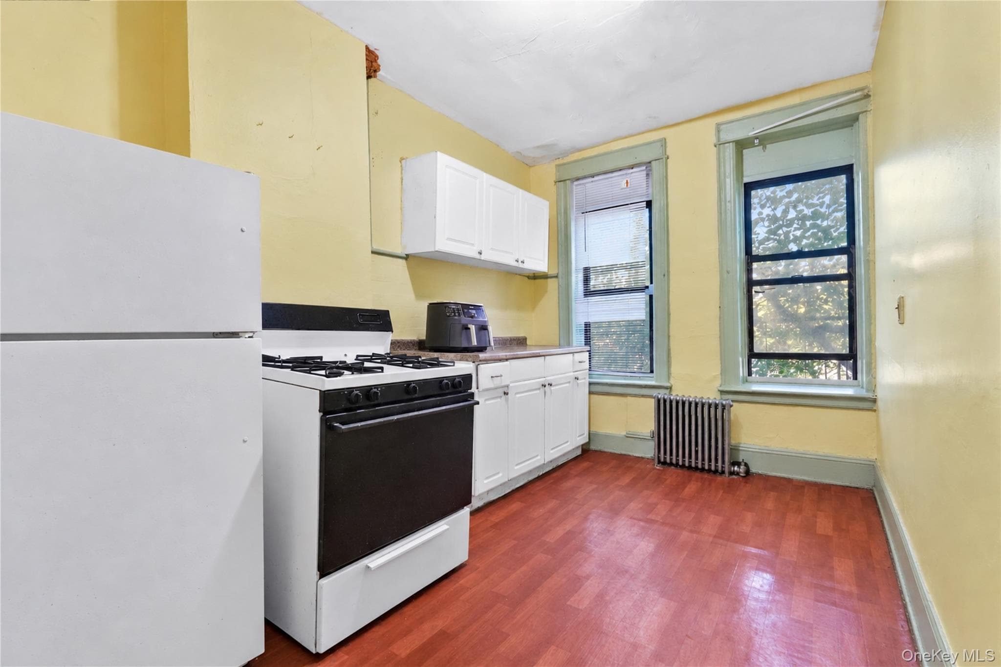 16-77 Woodbine Street thumbnail 6