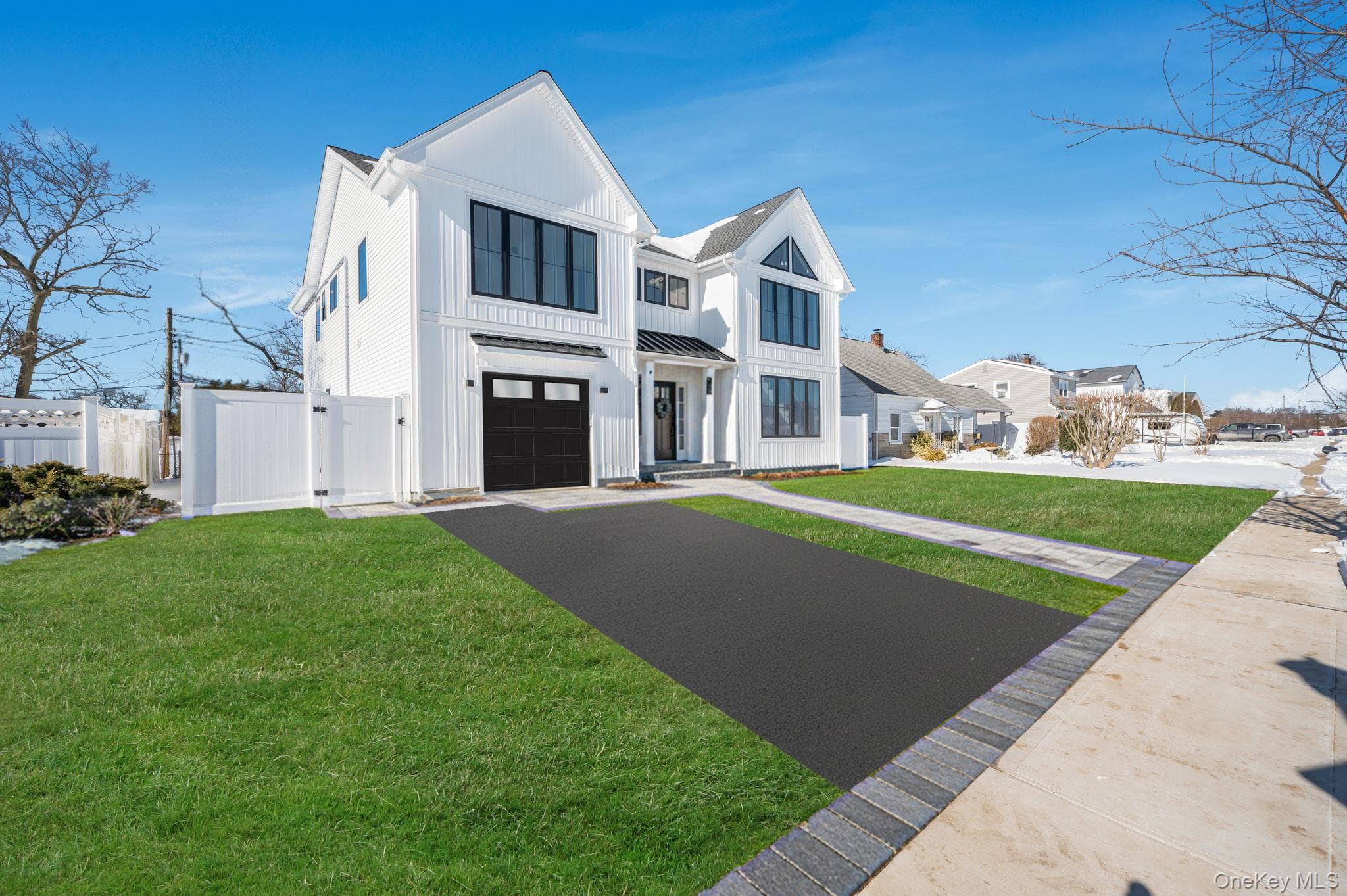 38 Pond Lane, Levittown