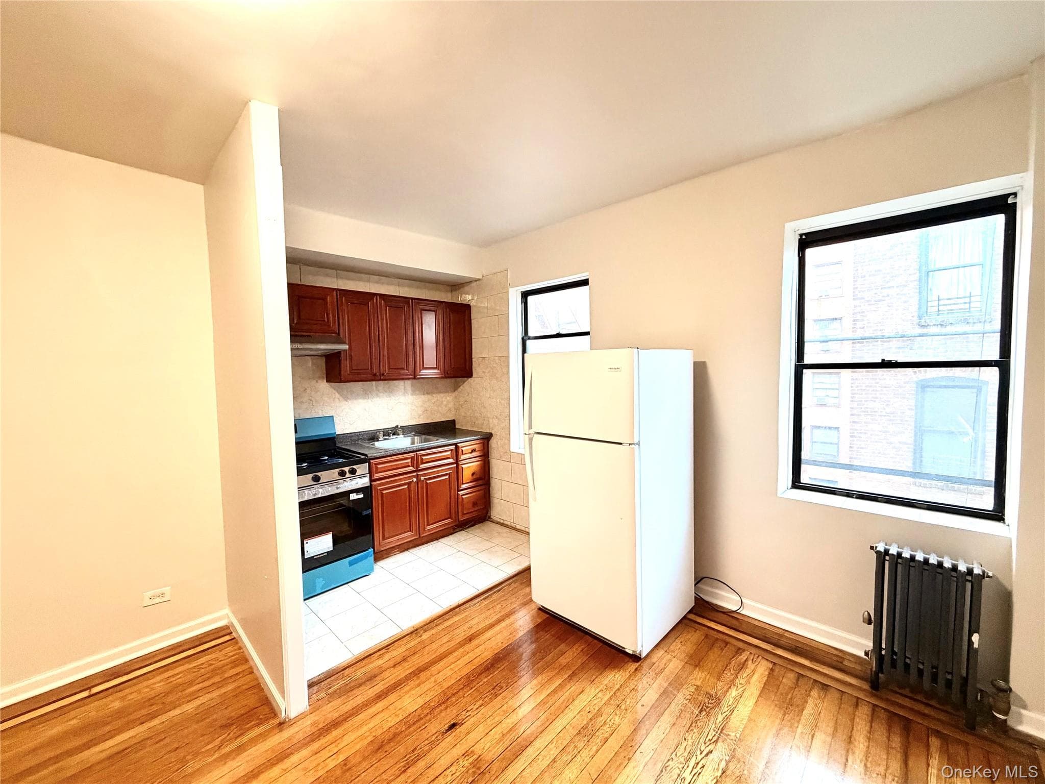 70-35 Broadway Unit: C19 thumbnail 4
