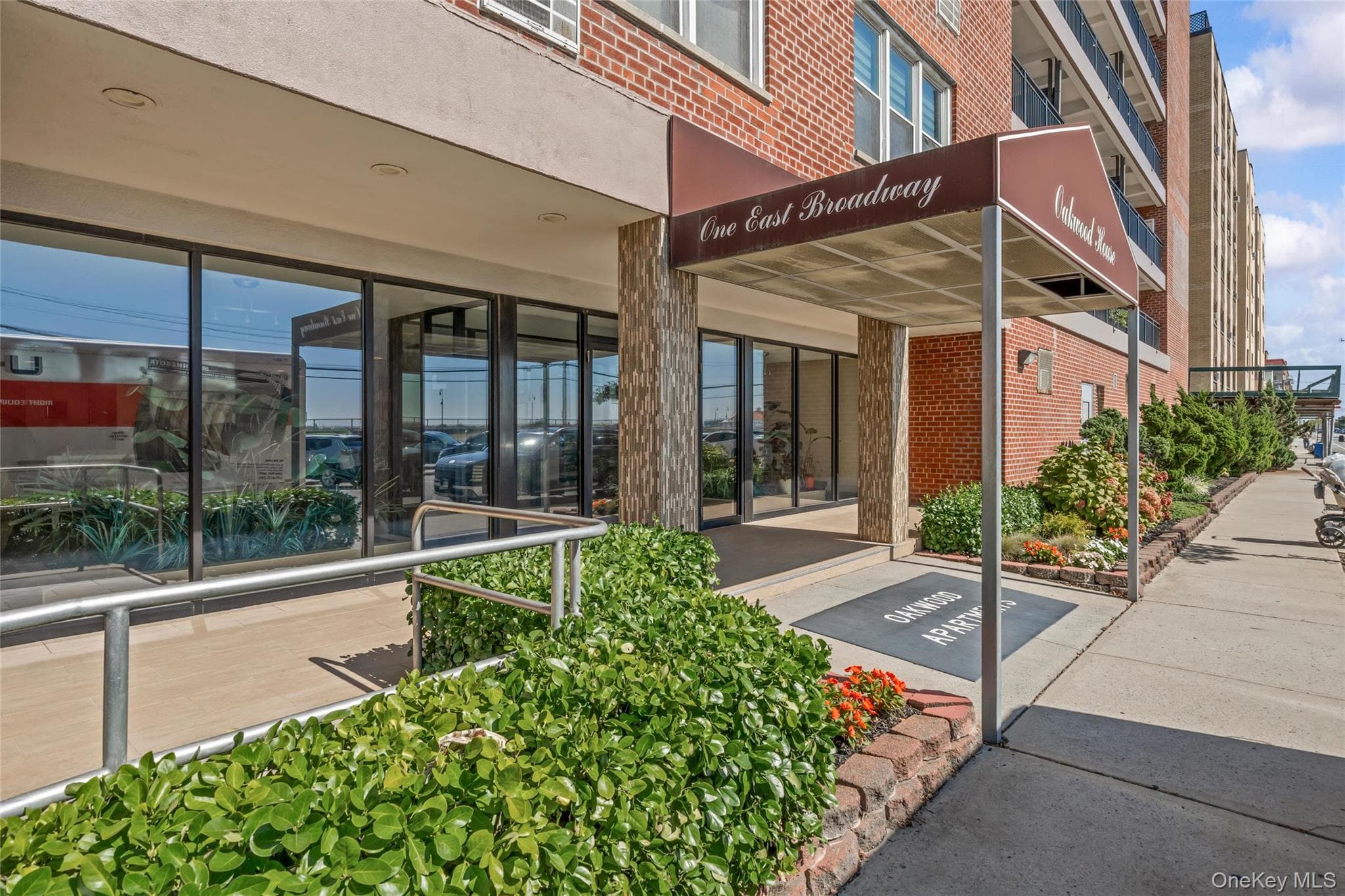 1 E Broadway Unit: 7O thumbnail 2