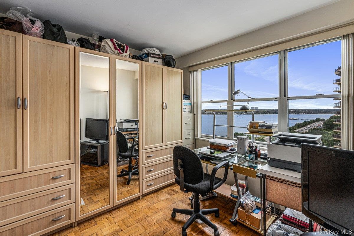 17-85 215 Street Unit: 12M thumbnail 23