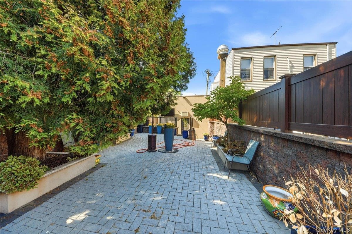 1020 Mclean Avenue thumbnail 12