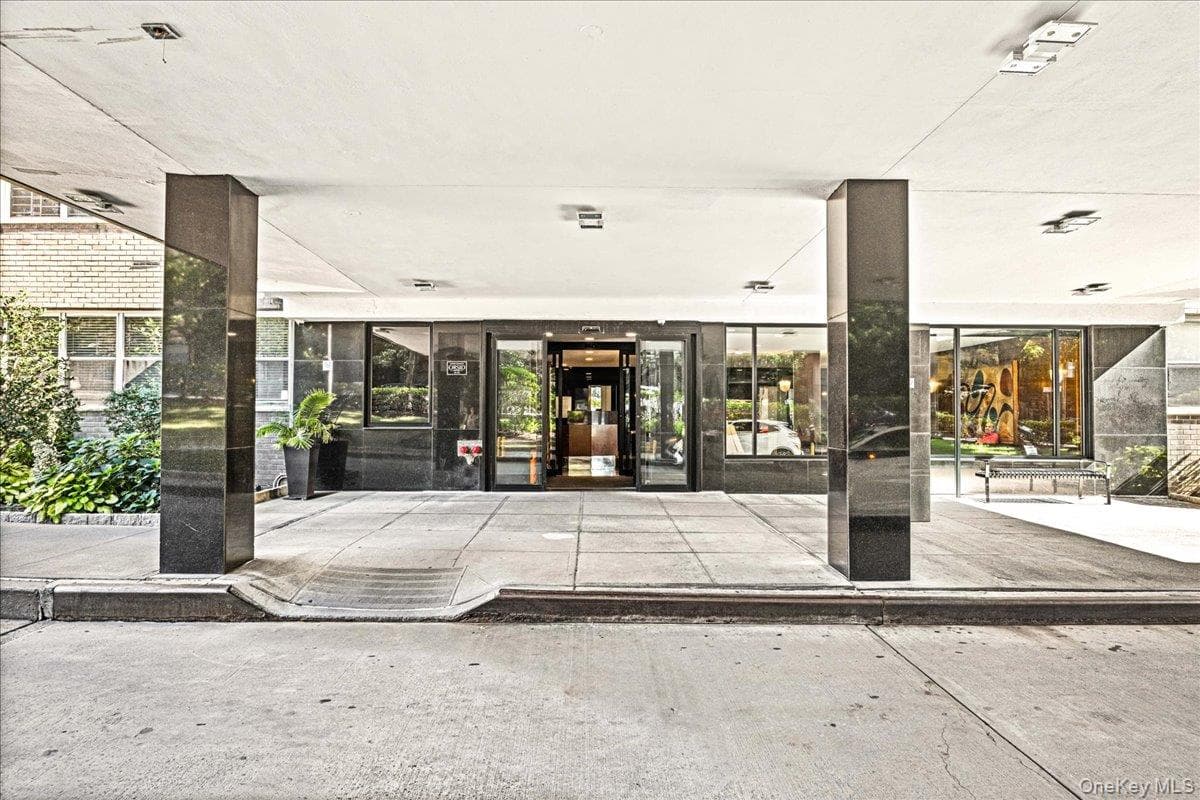 555 Kappock Street Unit: 7E thumbnail 6
