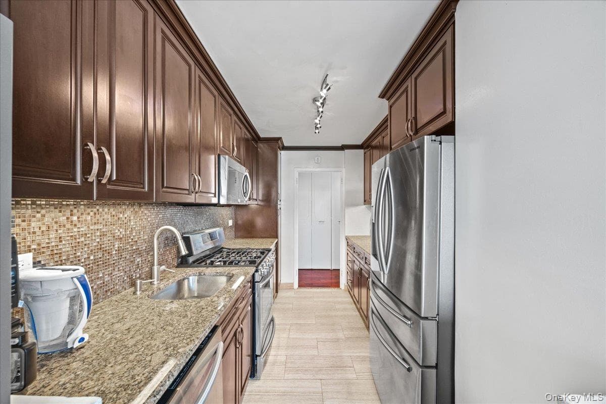 555 Kappock Street Unit: 7E thumbnail 12