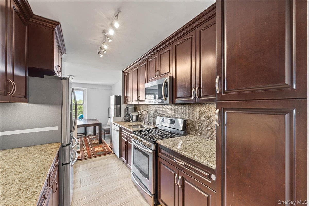 555 Kappock Street Unit: 7E thumbnail 10