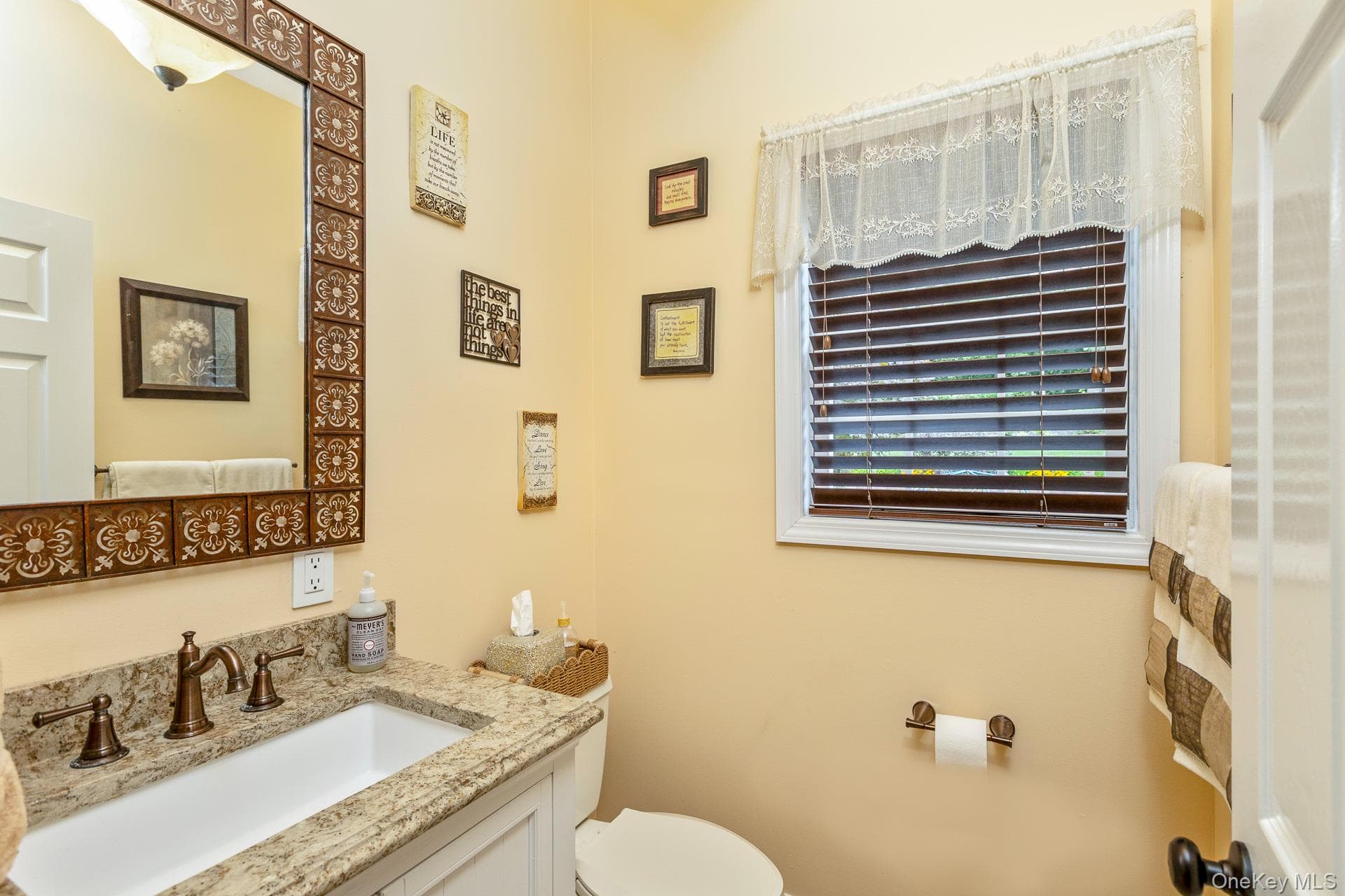 2835 N Wading River Road thumbnail 24