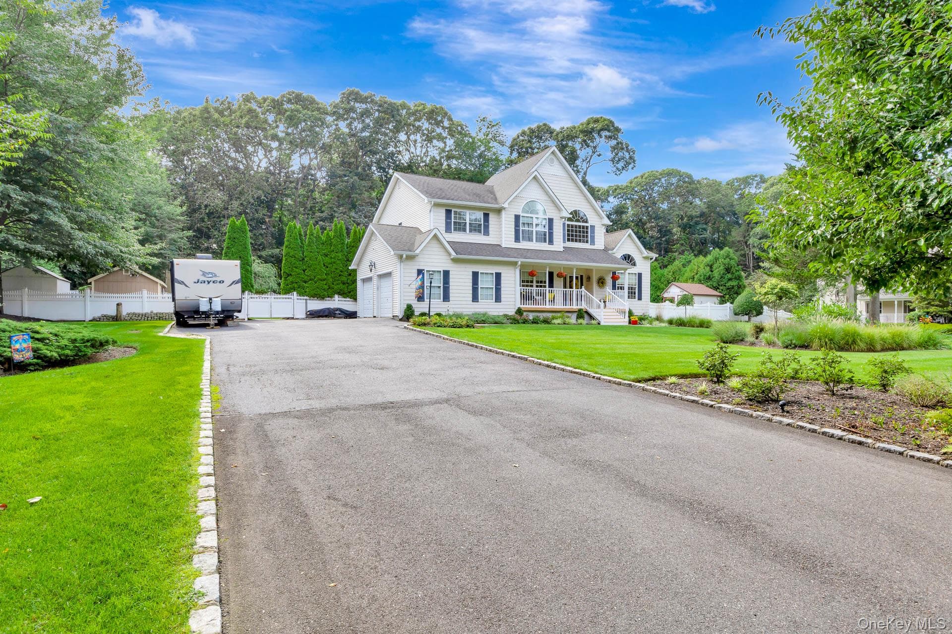 2835 N Wading River Road thumbnail 3