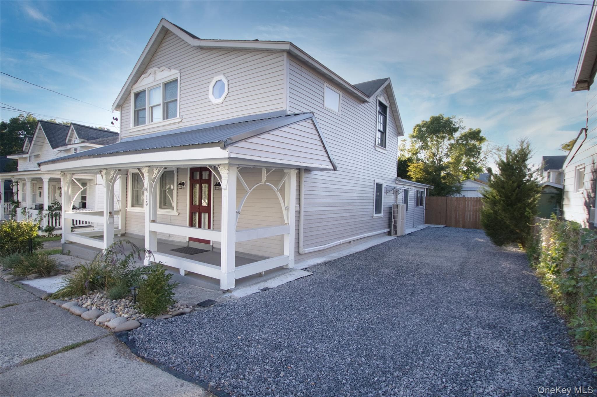 15 Charles ST, Rhinecliff