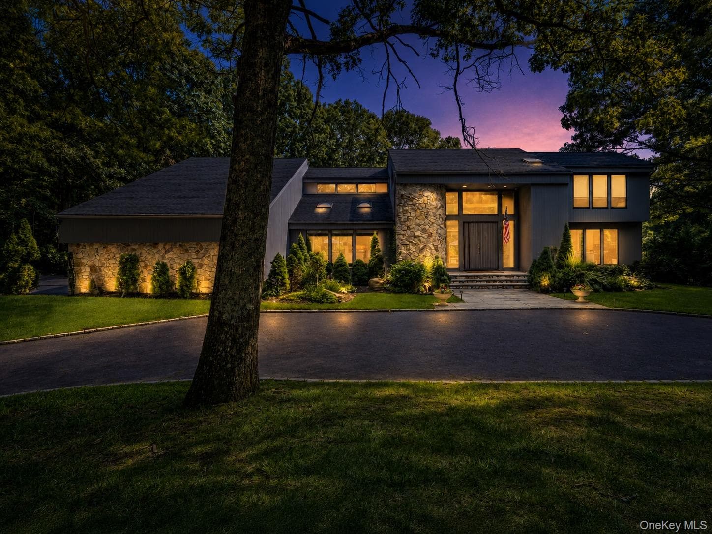 6 Fox Hunt Court, Huntington