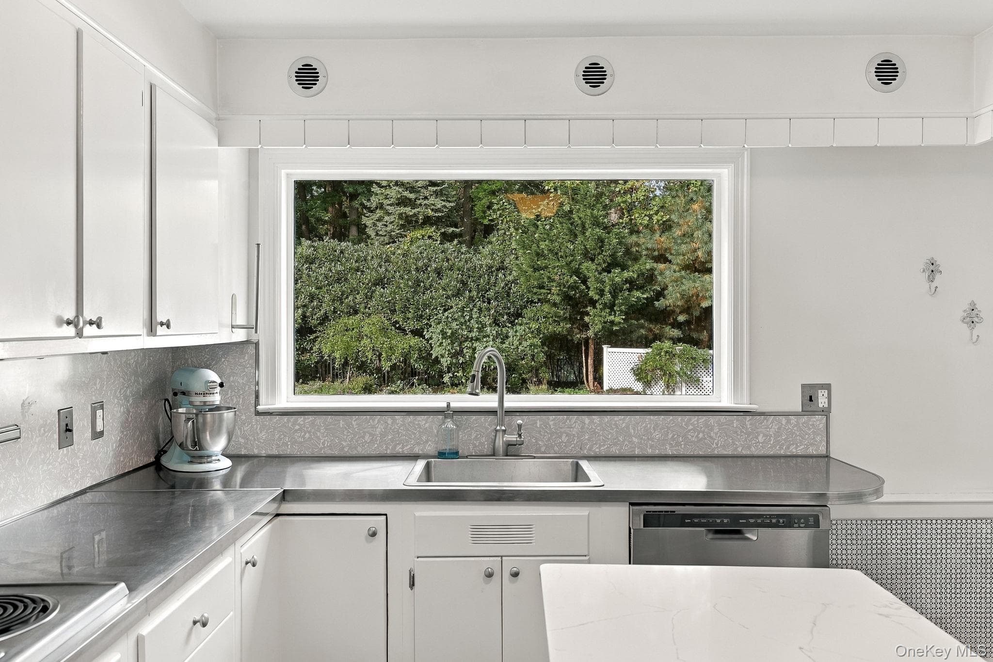 125 Betsy Brown Road thumbnail 11