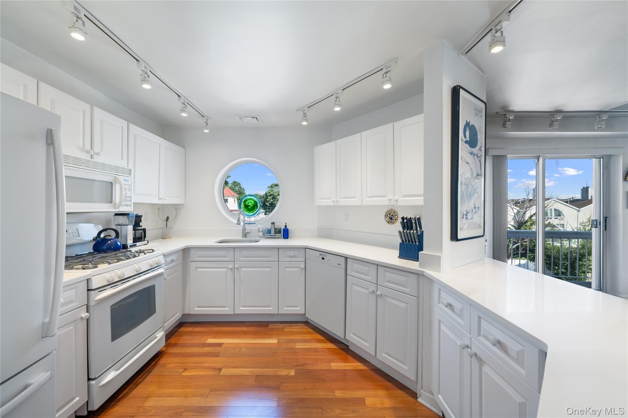 190 Schofield Street Unit: 3A thumbnail 6