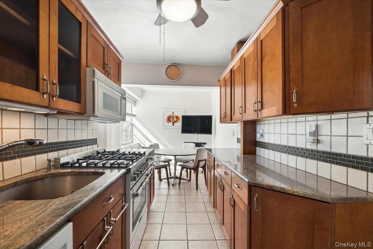 235 Garth Road Unit: D6A thumbnail 2