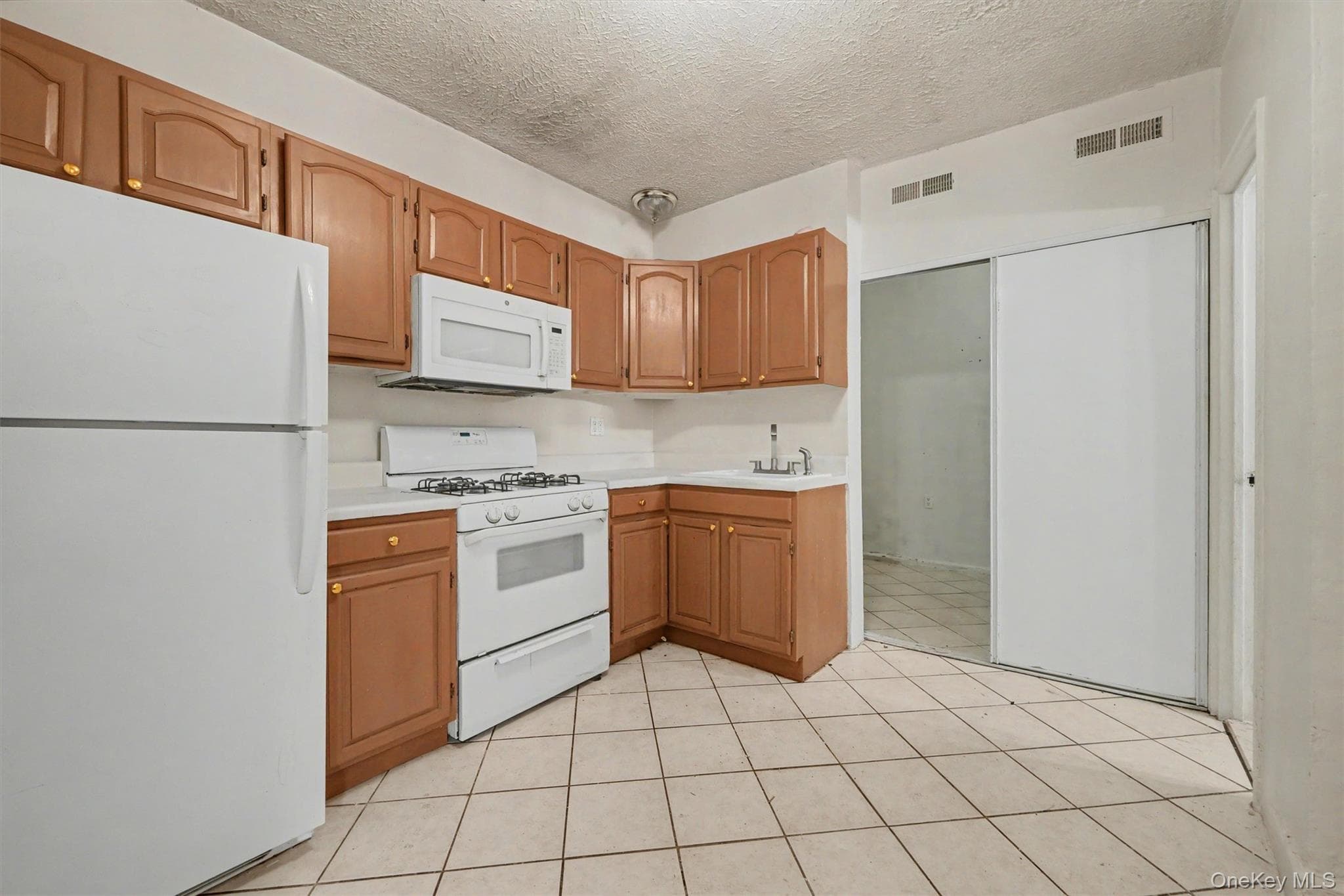 2190 Boston Road Unit: 6B thumbnail 13