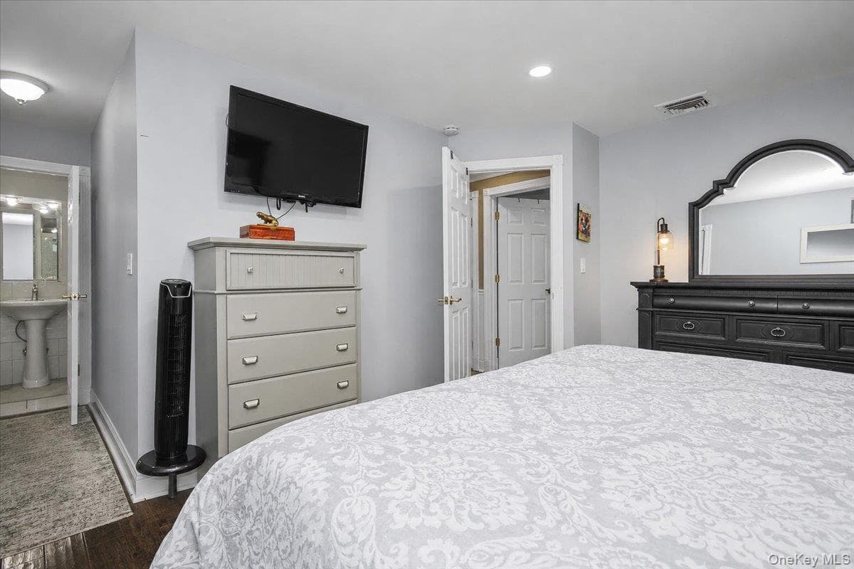 45 Hemlock Trail Court thumbnail 28